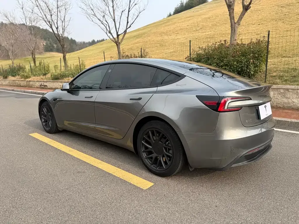 Tesla Model 3 — фото 5