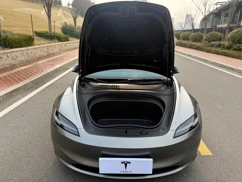 Tesla Model 3 — фото 4