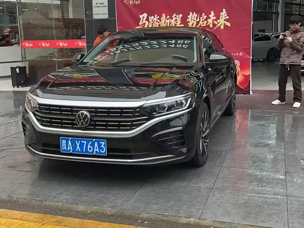 Volkswagen Passat — фото 1