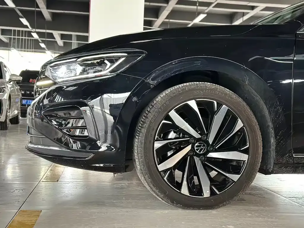 Volkswagen Passat — фото 10