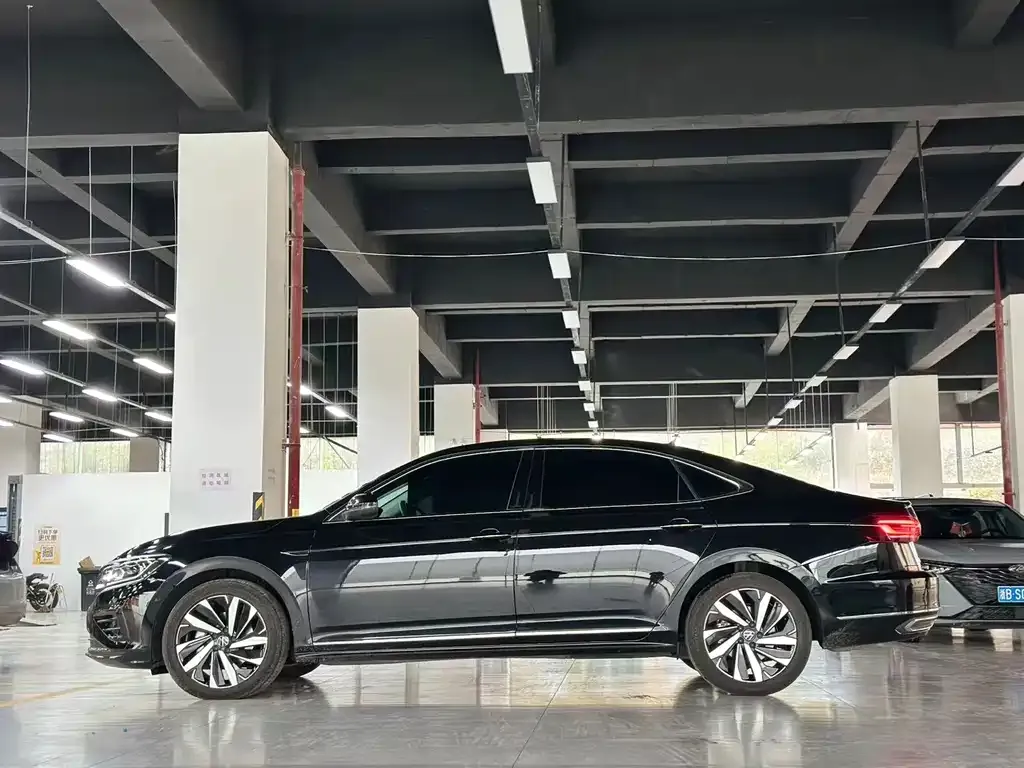 Volkswagen Passat — фото 8