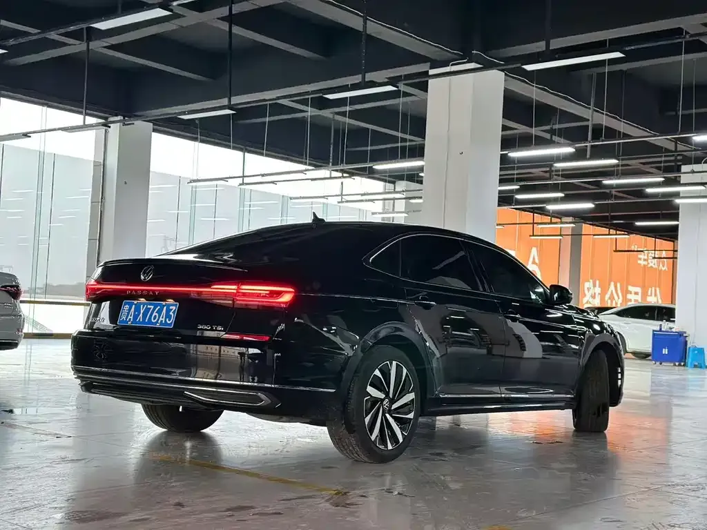 Volkswagen Passat — фото 7