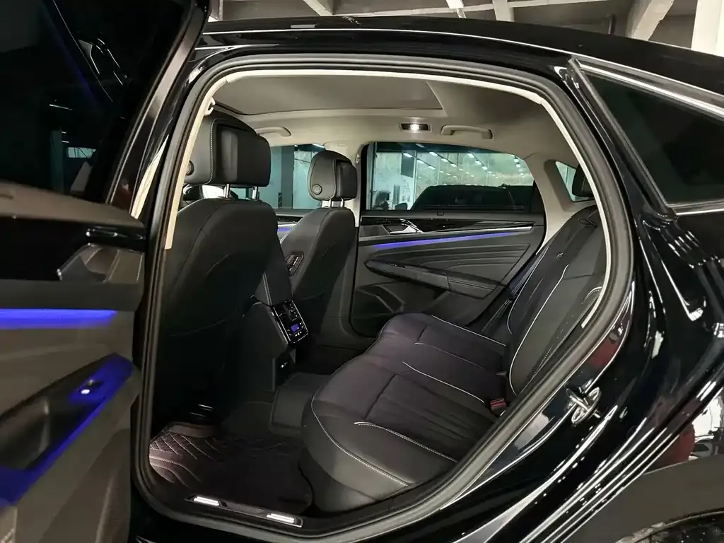 Volkswagen Passat — фото 2