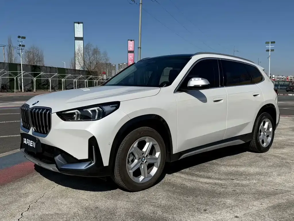 BMW X1 — фото 1