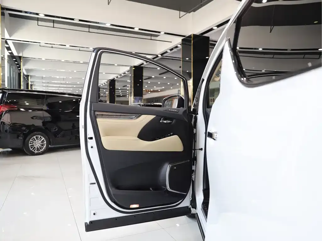 Toyota Vellfire 2023 из CN, фото 9