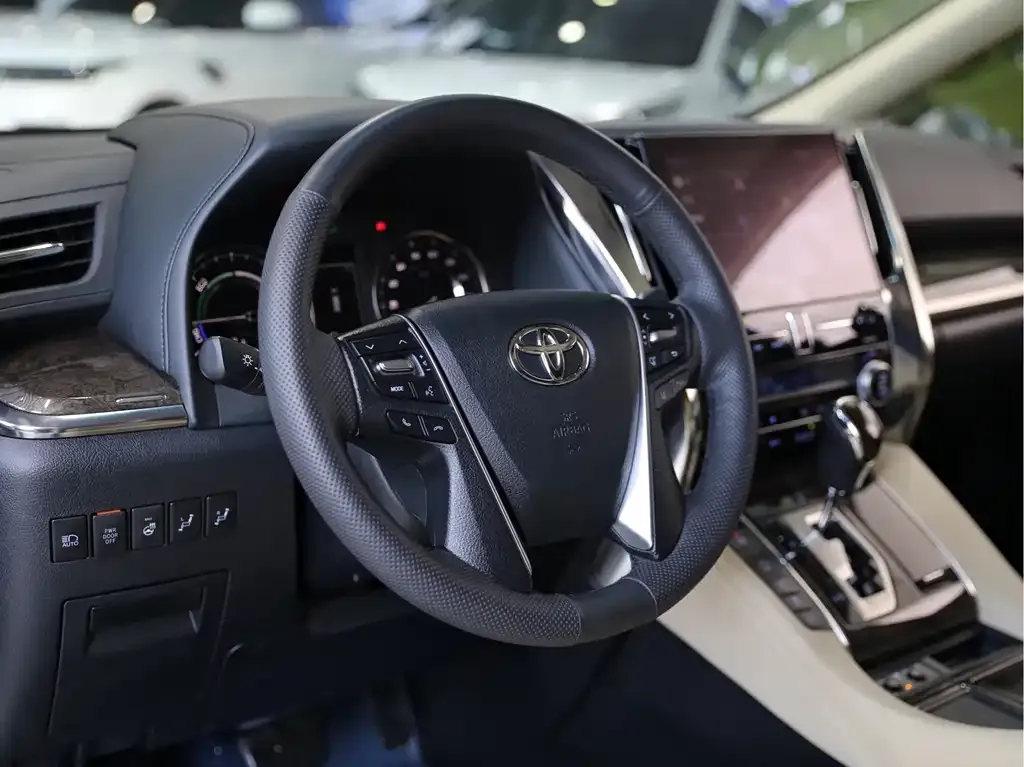 Toyota Vellfire 2023 из CN, фото 8