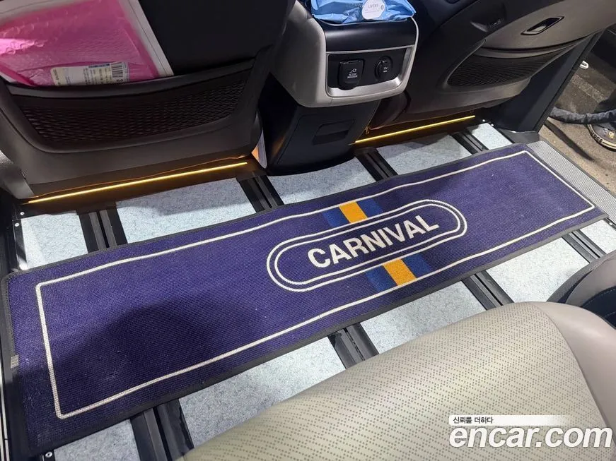 Kia Carnival — фото 10