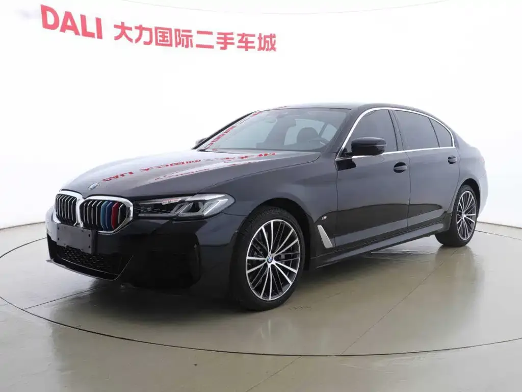 BMW 5 Series — фото 1