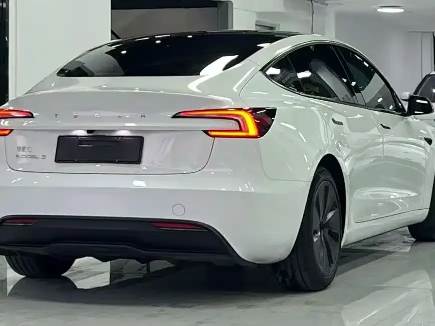 Tesla Model 3 2024 из CN, фото 2