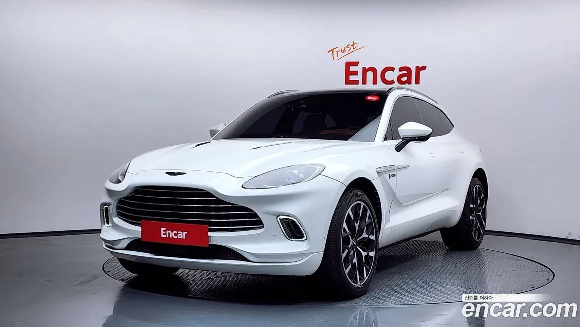 Aston Martin DBX