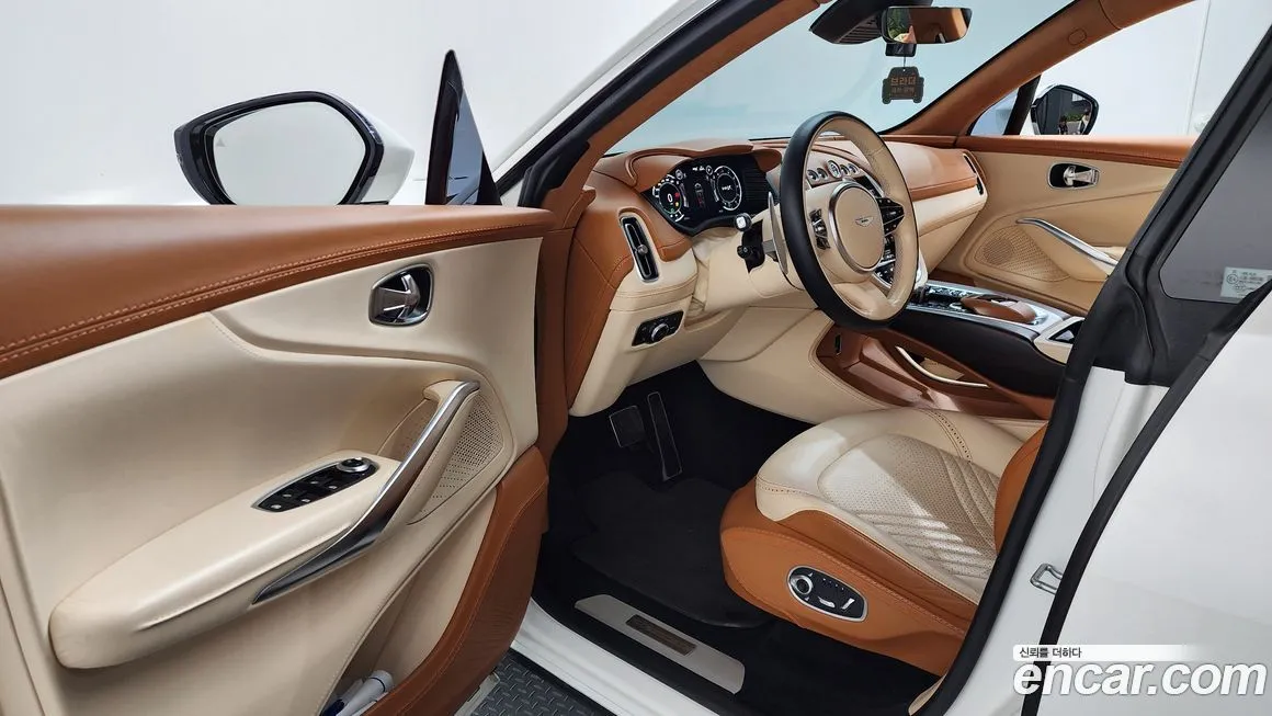 Aston Martin DBX 2021 из KR, фото 3