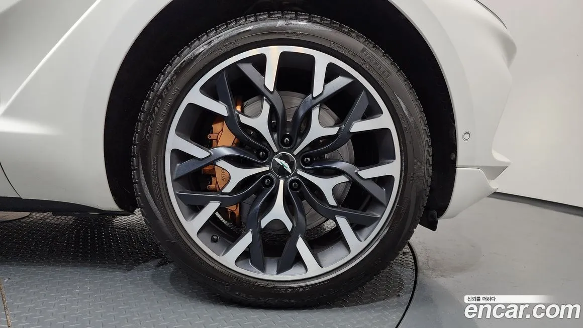 Aston Martin DBX 2021 из KR, фото 5