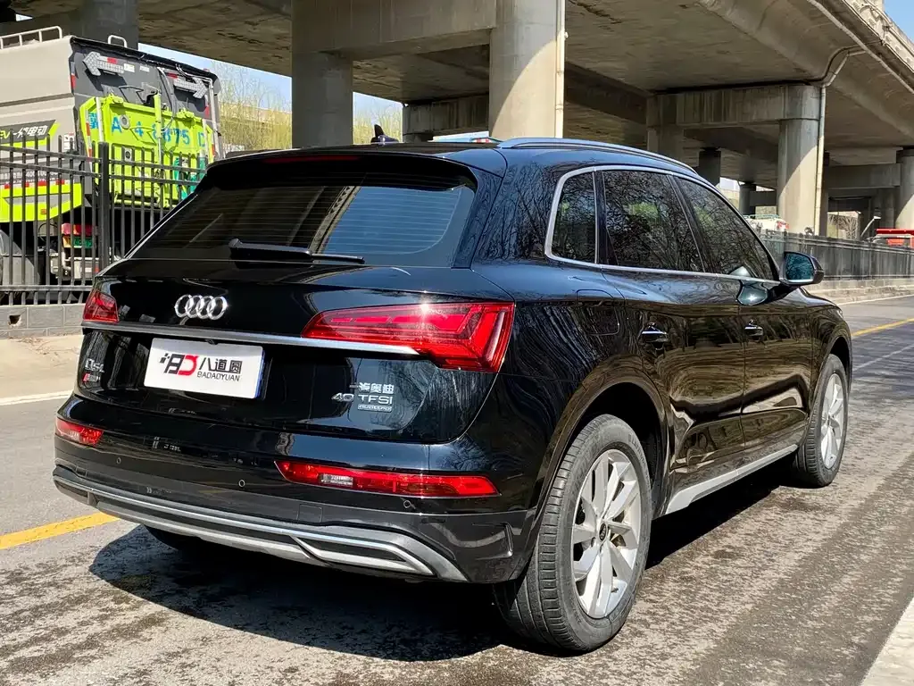 Audi Q5L — фото 2