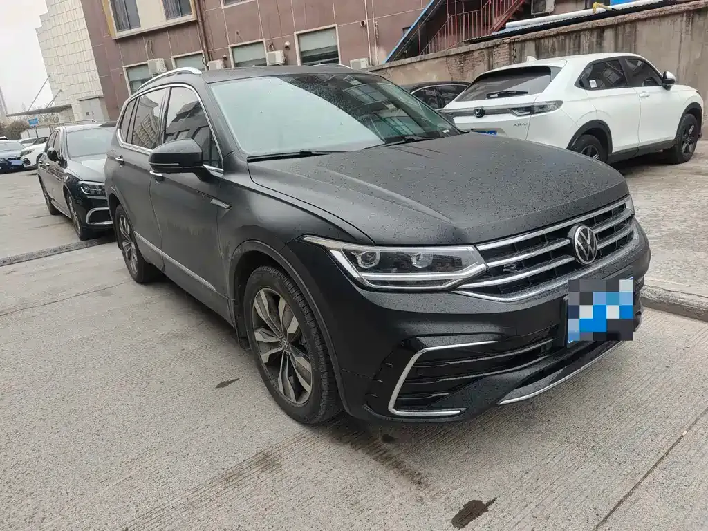 Volkswagen Tiguan L — фото 6