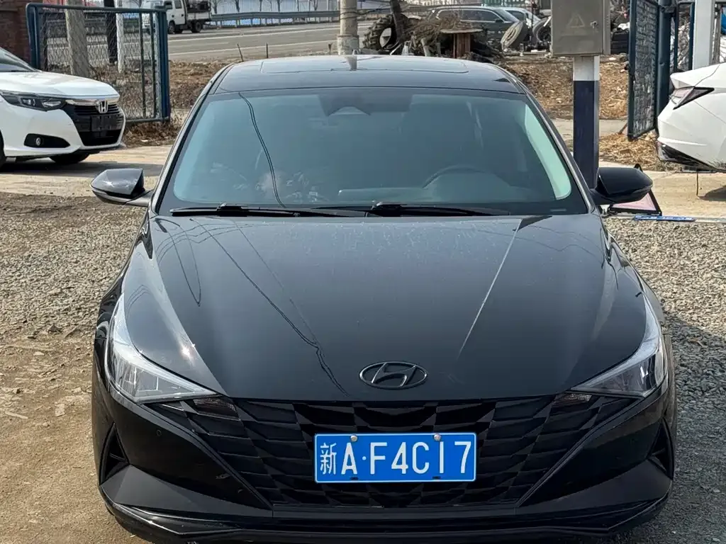 Hyundai Elantra — фото 9