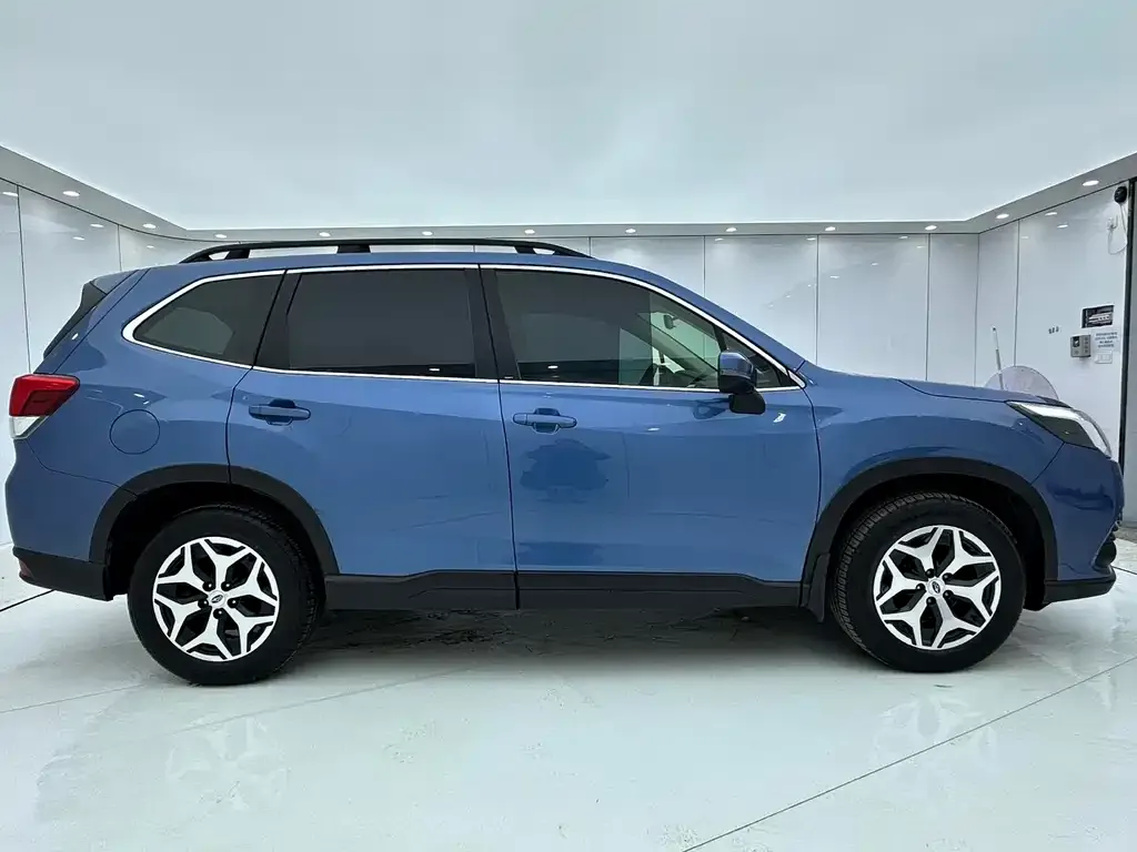 Subaru Forester 2022 из CN, фото 2