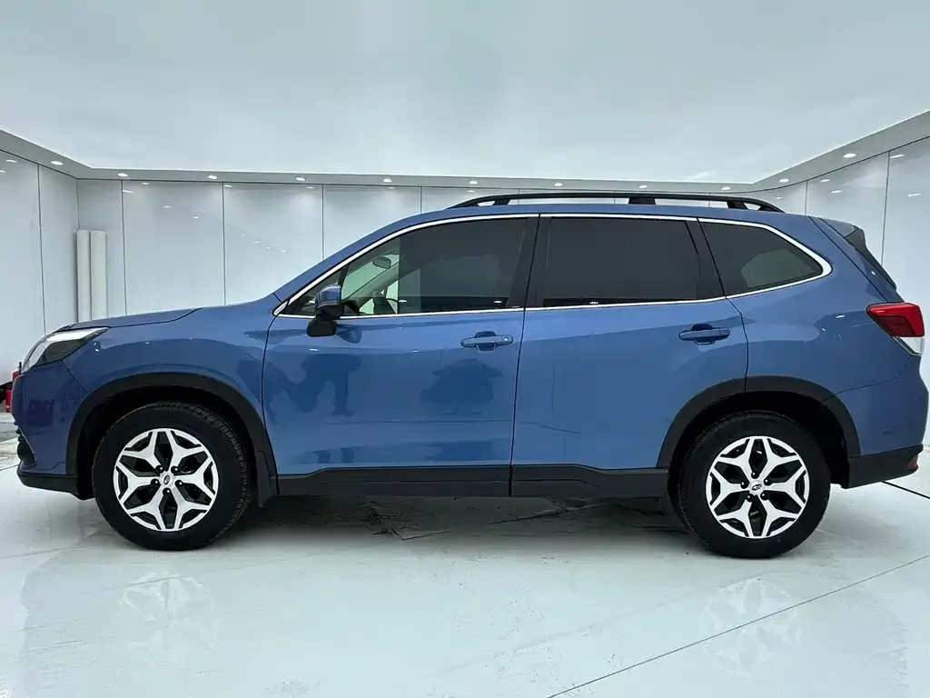 Subaru Forester 2022 из CN, фото 5