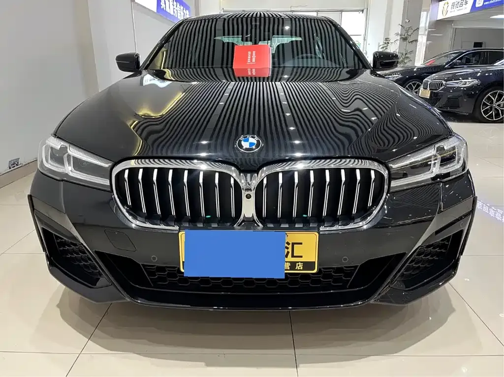 BMW 5 Series — фото 1