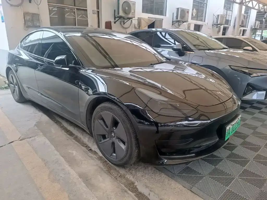 Tesla Model 3 — фото 3