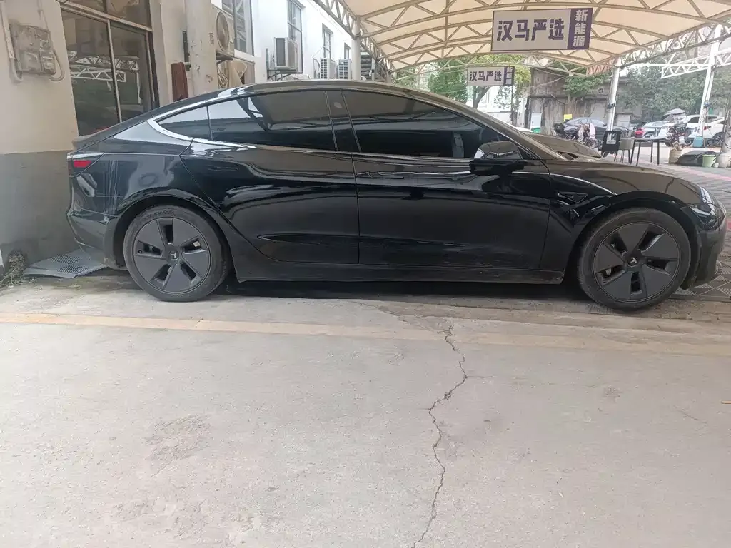Tesla Model 3 — фото 5