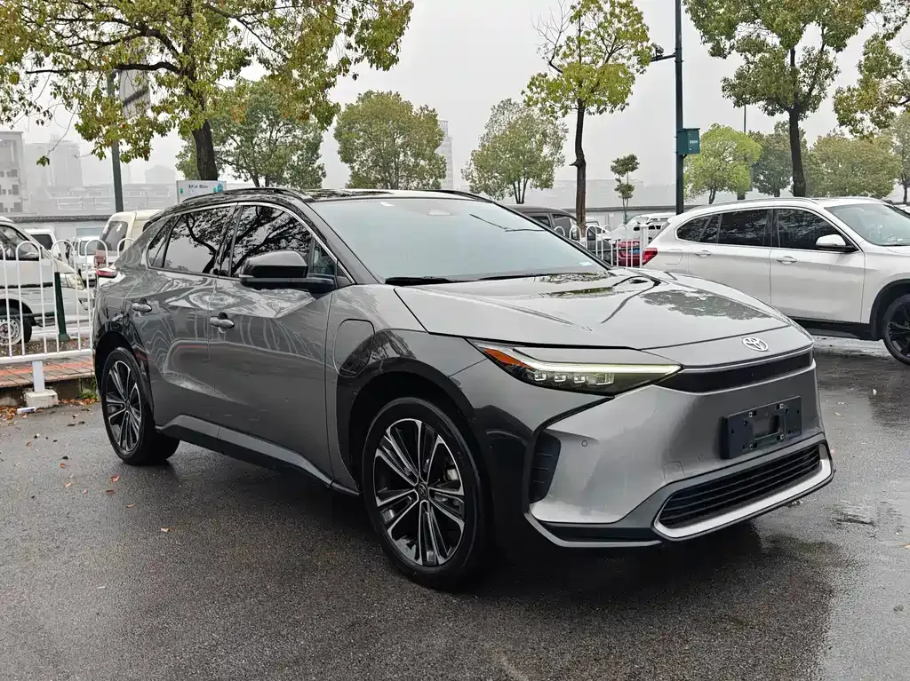 Toyota bZ4X 2023 из CN, фото 7