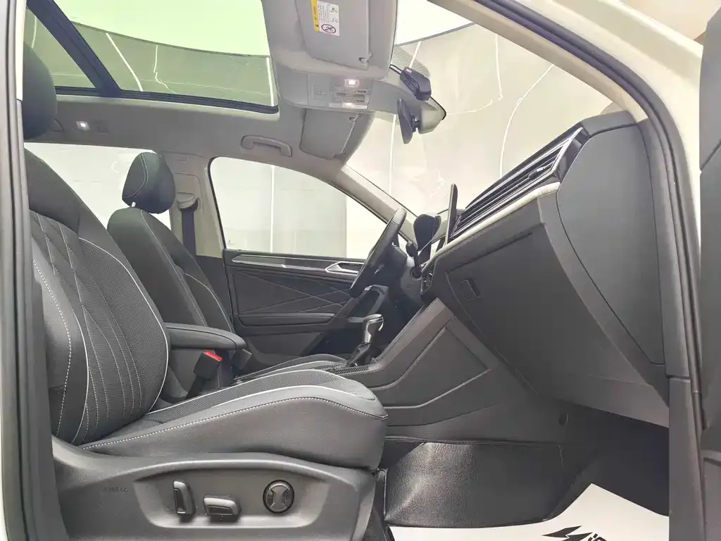 Volkswagen Tiguan L 2022 из CN, фото 10