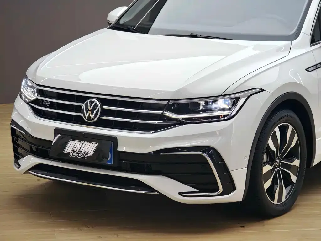 Volkswagen Tiguan L 2022 из CN, фото 3