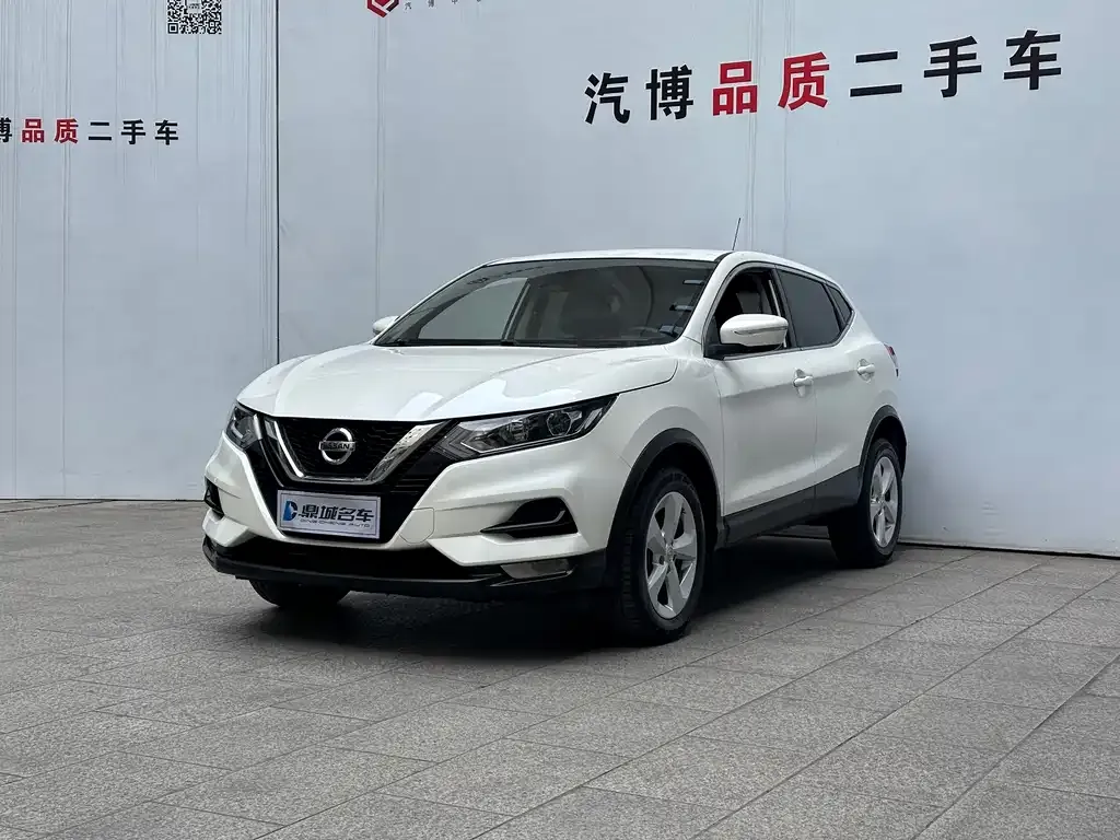 Nissan Qashqai — фото 1
