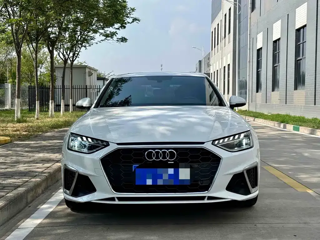 Audi A4L 2021 из CN, фото 5