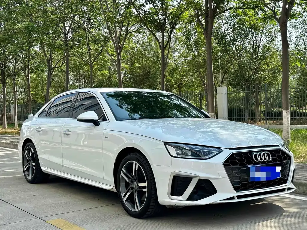 Audi A4L 2021 из CN, фото 4