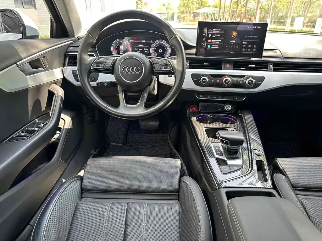 Audi A4L 2021 из CN, фото 8