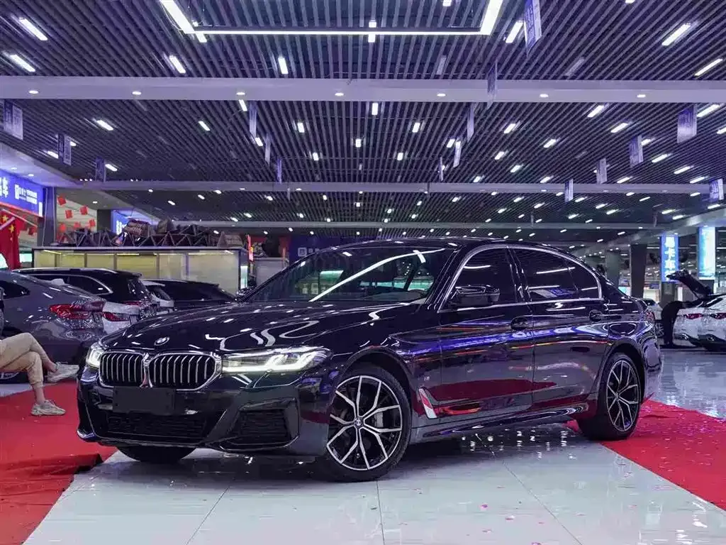BMW 5 Series — фото 1