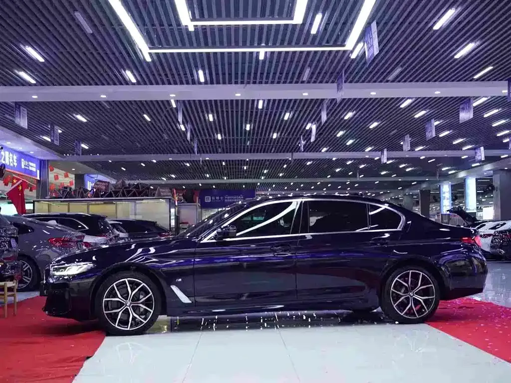 BMW 5 Series — фото 7