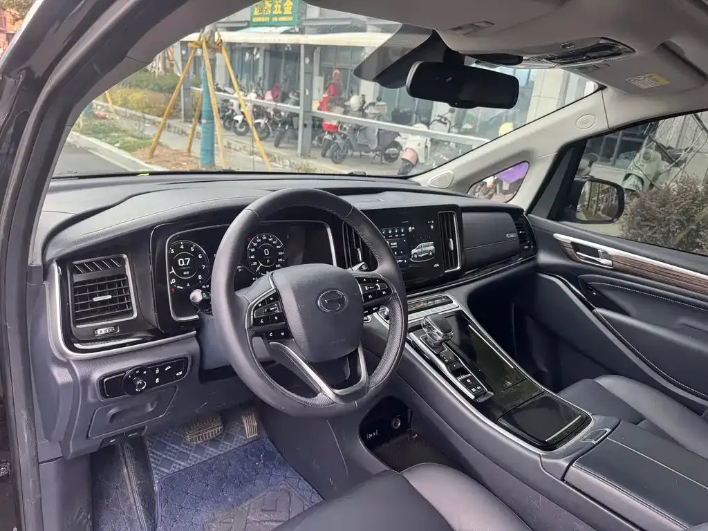 GAC Motor Trumpchi M8 — фото 10