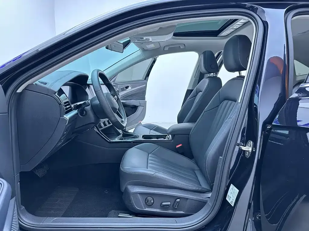 Volkswagen Passat — фото 7