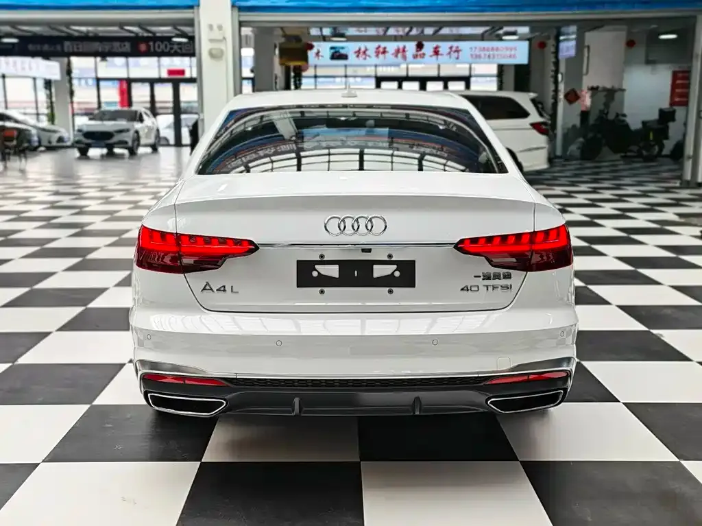 Audi A4L 2021 из CN, фото 2