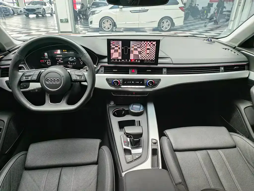 Audi A4L 2021 из CN, фото 9