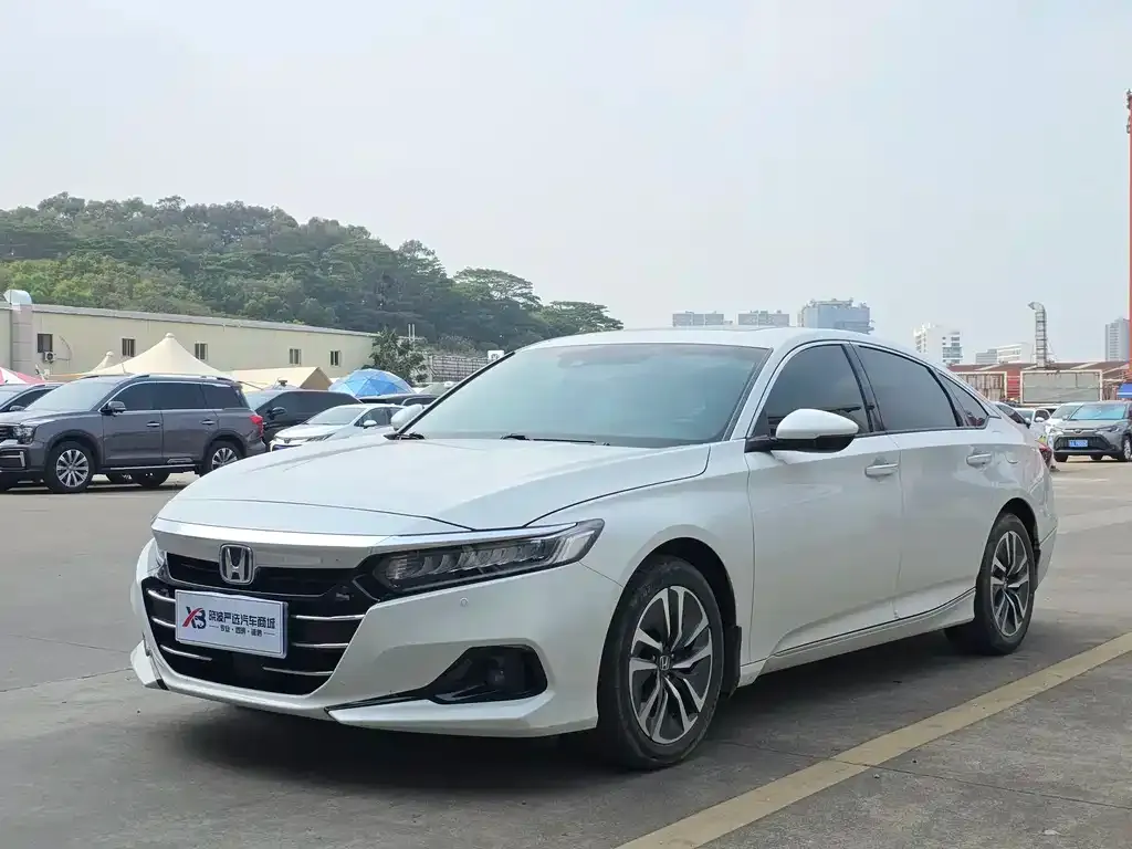 Honda Accord — фото 1