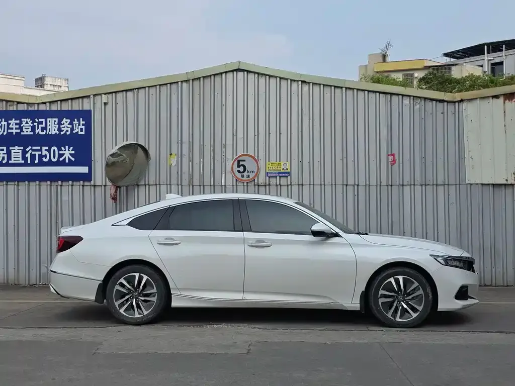 Honda Accord — фото 4