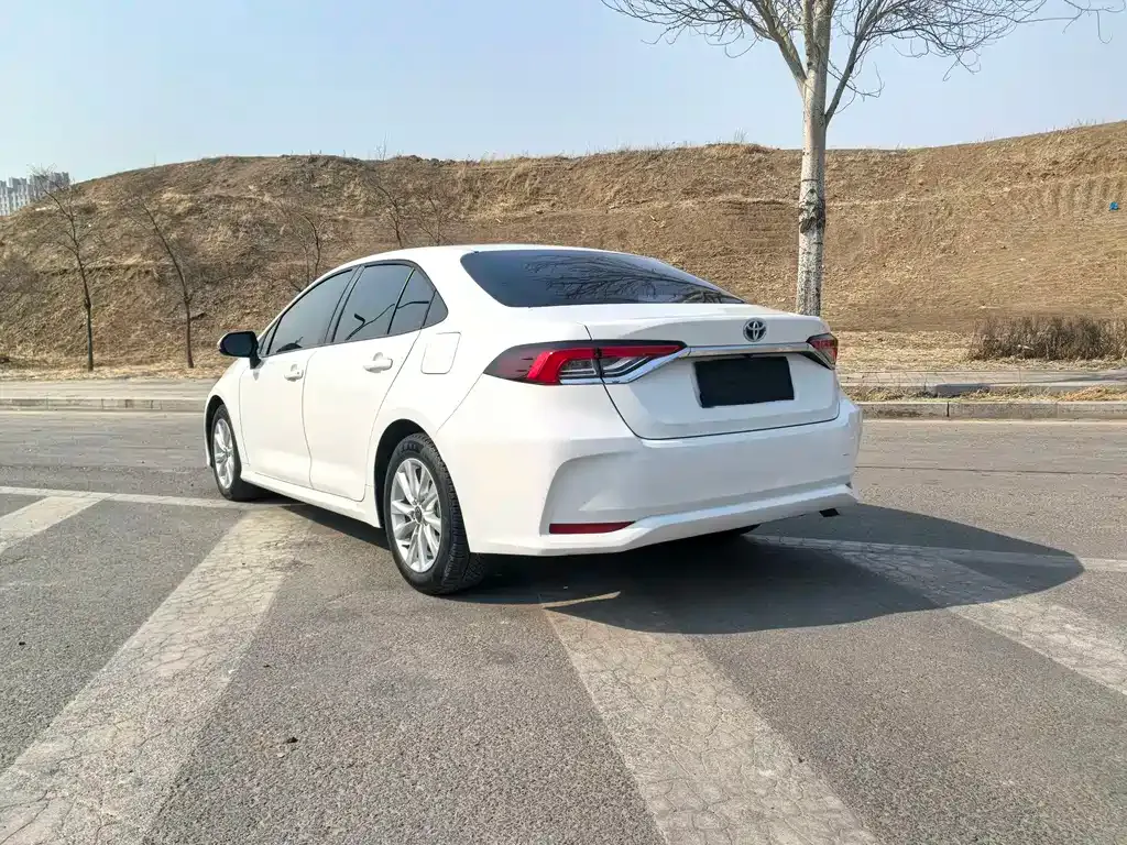Toyota Corolla 2023 из CN, фото 3