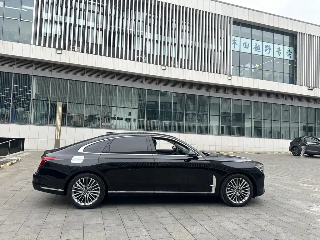 Hongqi H9 — фото 2