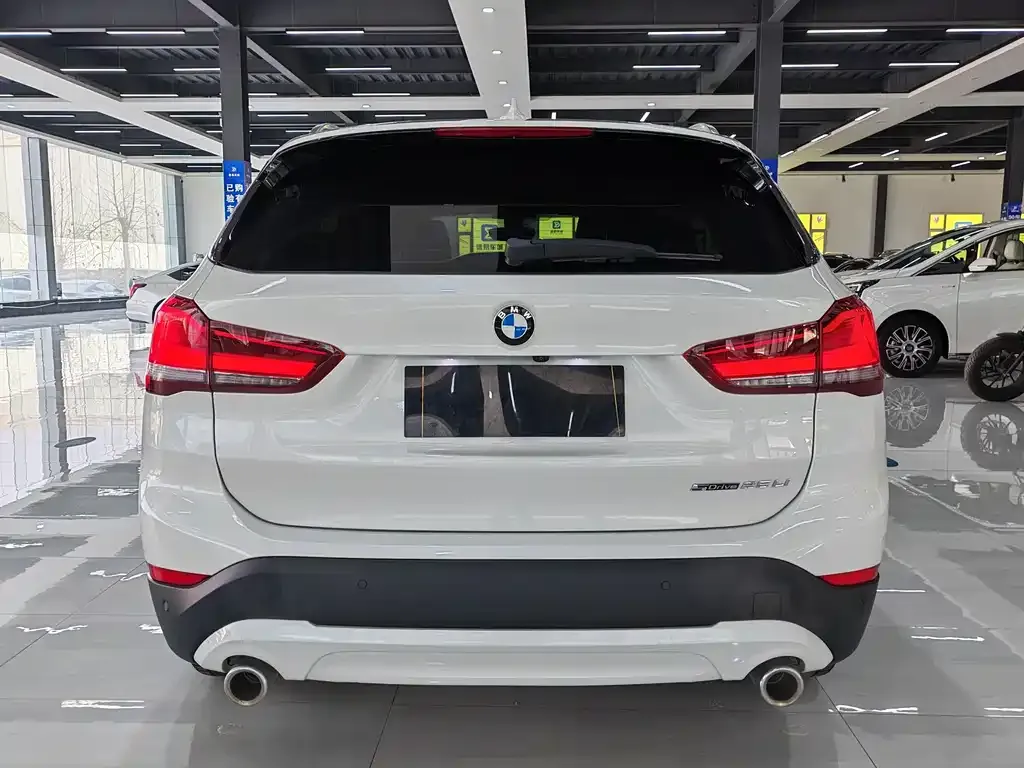 BMW X1 — фото 7