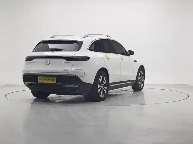 Mercedes-Benz EQC — фото 4