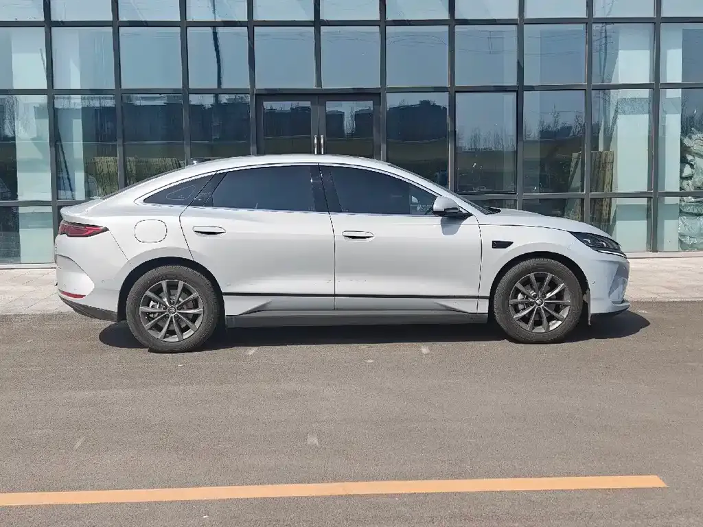 BYD Qin L 2026 из CN, фото 8