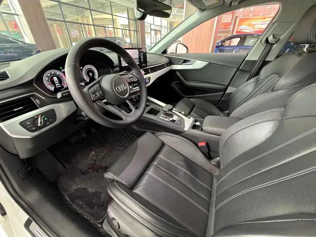 Audi A4L 2022 из CN, фото 6