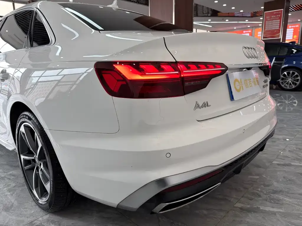 Audi A4L 2022 из CN, фото 3