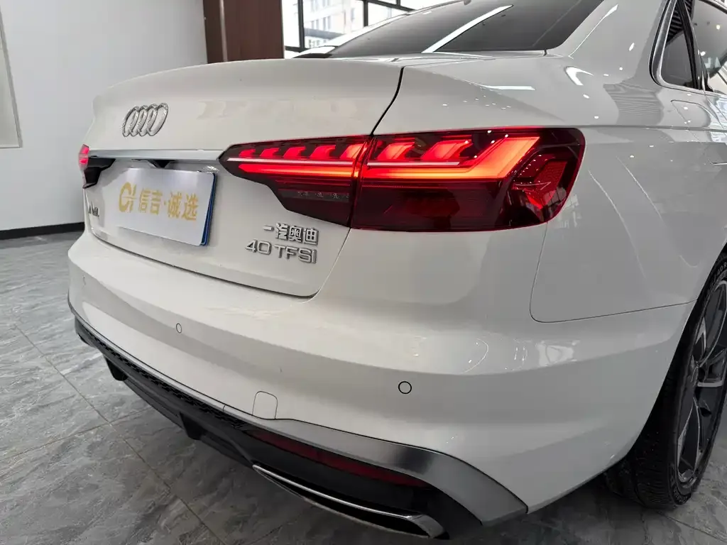 Audi A4L 2022 из CN, фото 5