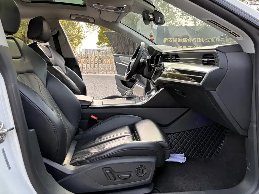 Audi A7 2021 из CN, фото 8