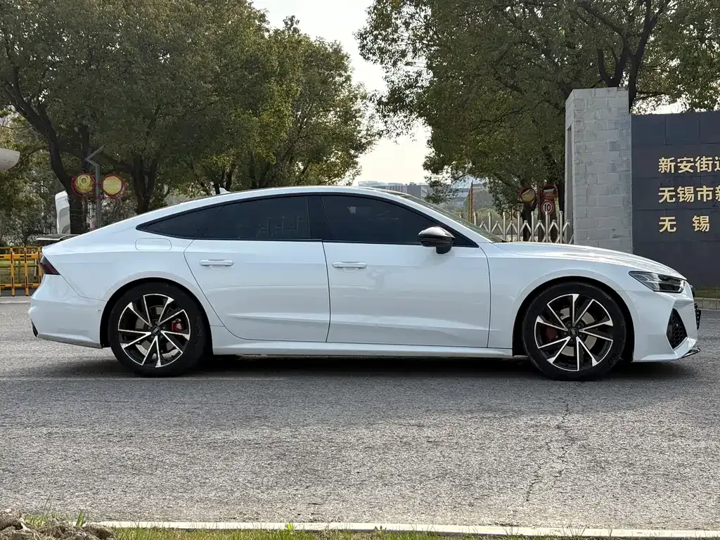 Audi A7 2021 из CN, фото 3