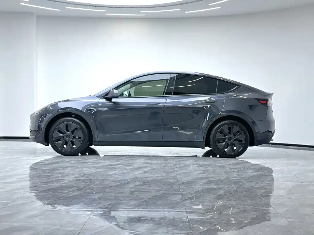 Tesla Model Y 2024 из CN, фото 3